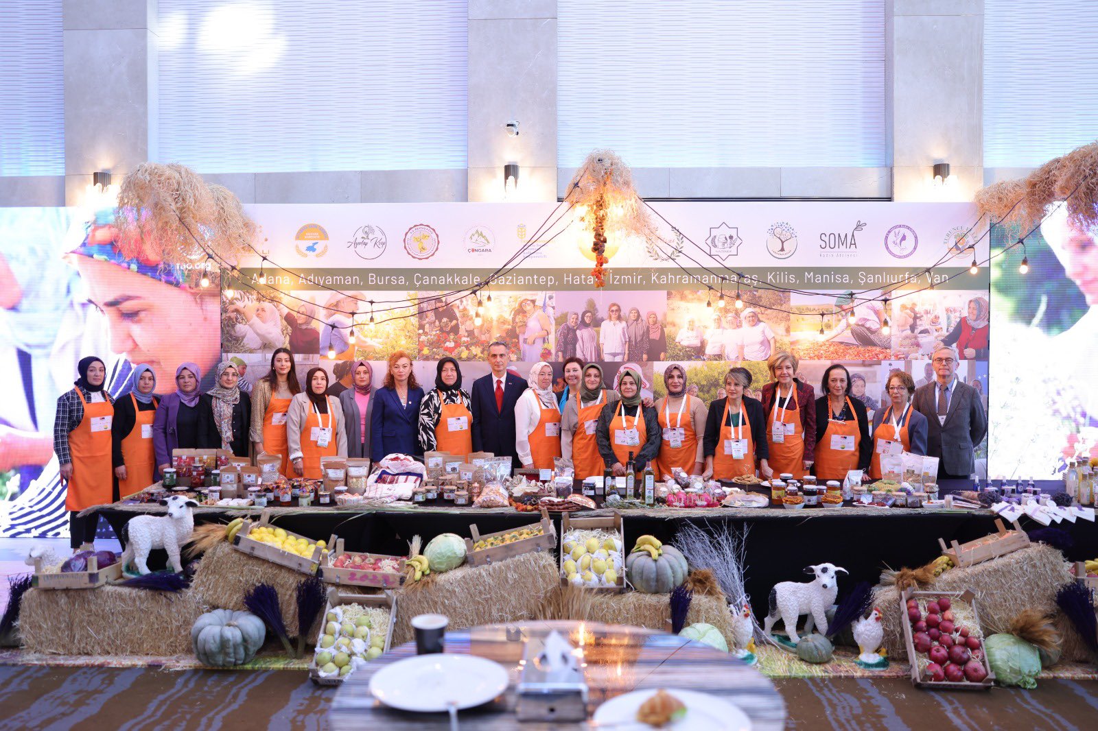 Tarım ve Orman Bakanlığı, Bakanlığımız ve Birleşmiş Milletler Gıda ve Tarım Örgütü (FAO) işbirliğinde hayata geçirilen “Güçlü Geçim Dayanıklı Toplum Projesi”nin kapanış toplantısı 31 Ekim 2024 tarihinde Ankara’da gerçekleştirildi.