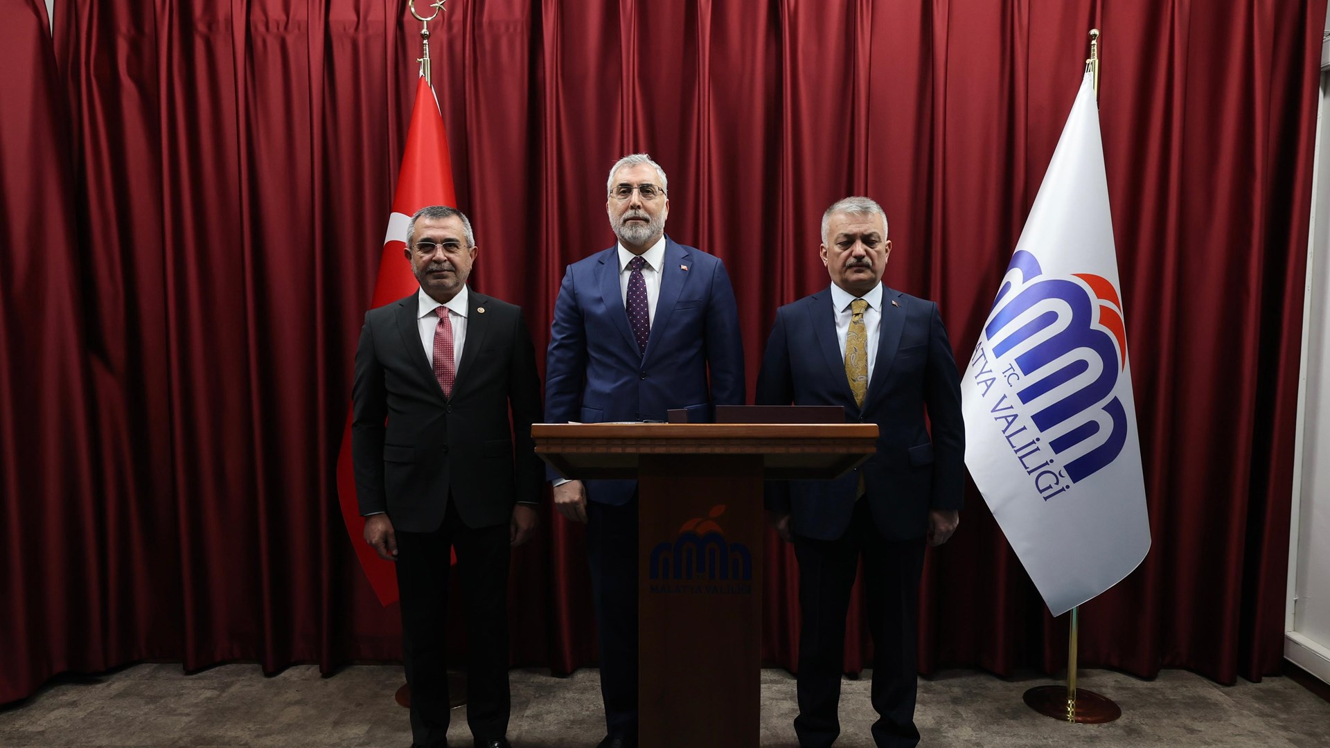 Çalışma ve Sosyal Güvenlik Bakanı Prof. Dr. Vedat Işıkhan, çeşitli ziyaretlerde bulunmak ve programlara katılmak üzere Malatya’ya gitti.