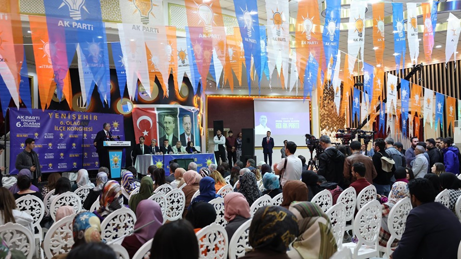 Bakan Işıkhan, Diyarbakır’da Ziyaretlerde Bulundu