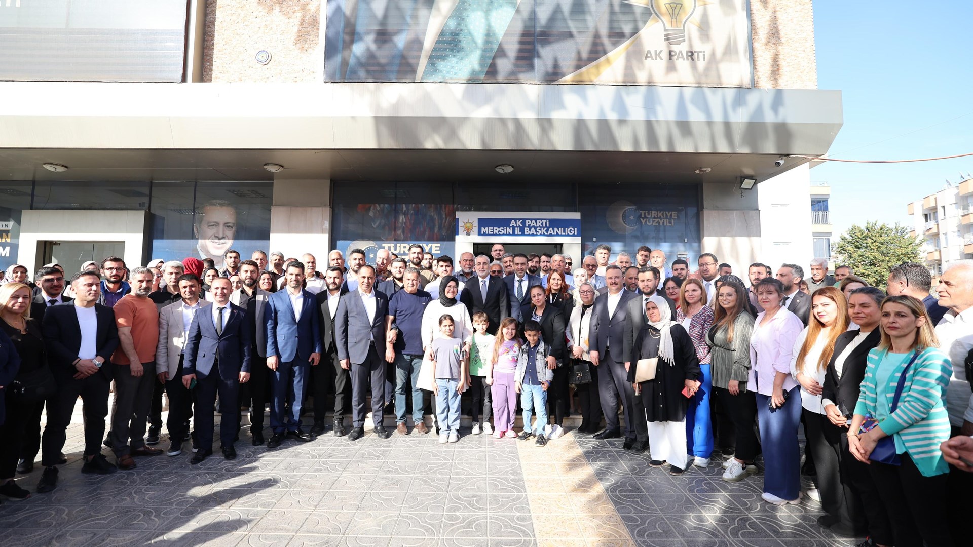 Bakan Işıkhan, Mersin’de Temaslarda Bulundu