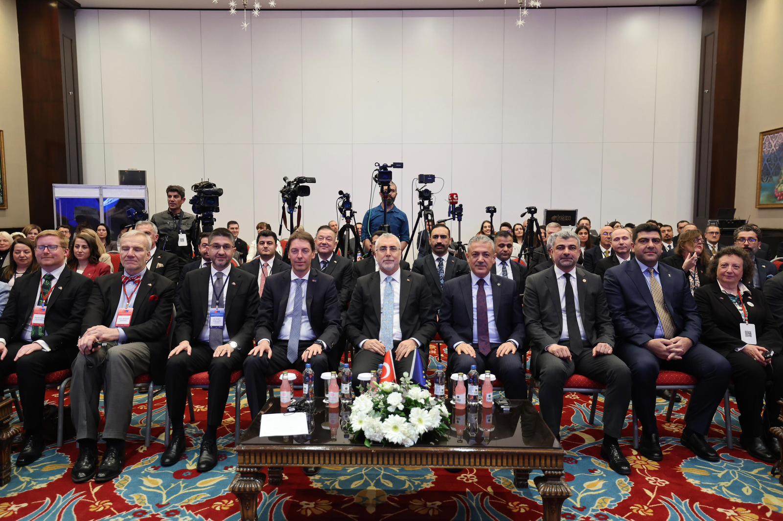 Bakan Işıkhan, Mardin’de İstihdam, Eğitim ve Sosyal Politikalar Sektörel Operasyonel Programı’na Katıldı