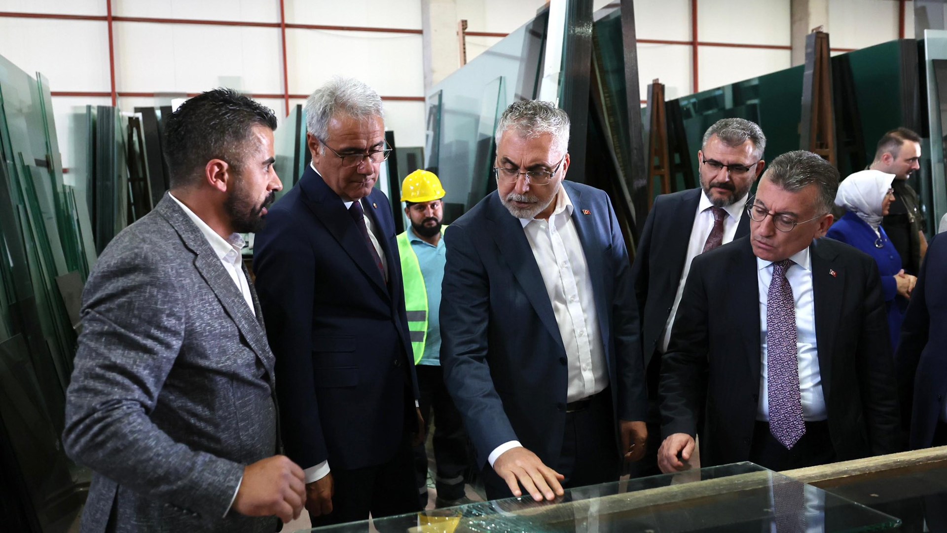 Bakan Işıkhan, Sivas’ta Ziyaretlerde Bulundu