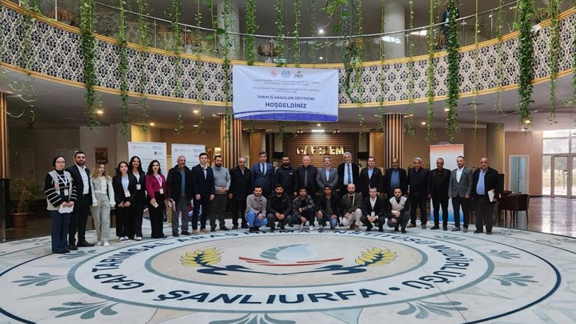 Çalışma ve Sosyal Güvenlik Bakanlığı, Çalışma Genel Müdürlüğü tarafından yürütülen Çocuk İşçiliği ile Mücadele Ulusal Programı çerçevesinde, mevsimlik tarım işçileri ve ailelerinin yaşam koşullarını iyileştirmek, kamu hizmetlerine erişimi kolaylaştırmak ve mevsimlik tarımda çocuk işçiliğini önlemek amacıyla çeşitli kurum ve kuruluşlarla faaliyetler yürütülmektedir.