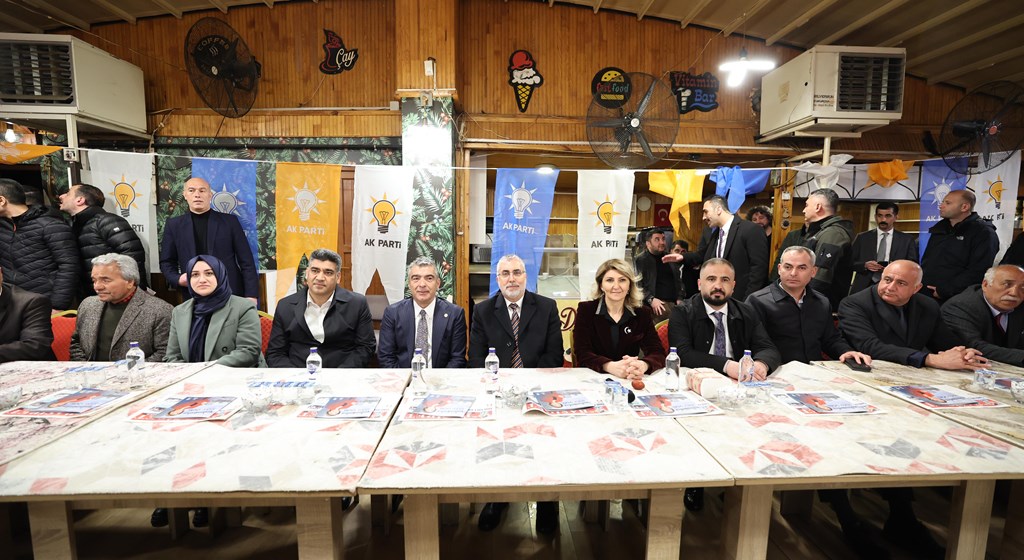 Çalışma ve Sosyal Güvenlik Bakanı Prof. Dr. Vedat Işıkhan, çeşitli temaslarda bulunmak ve programlara katılmak üzere Iğdır’a gitti.