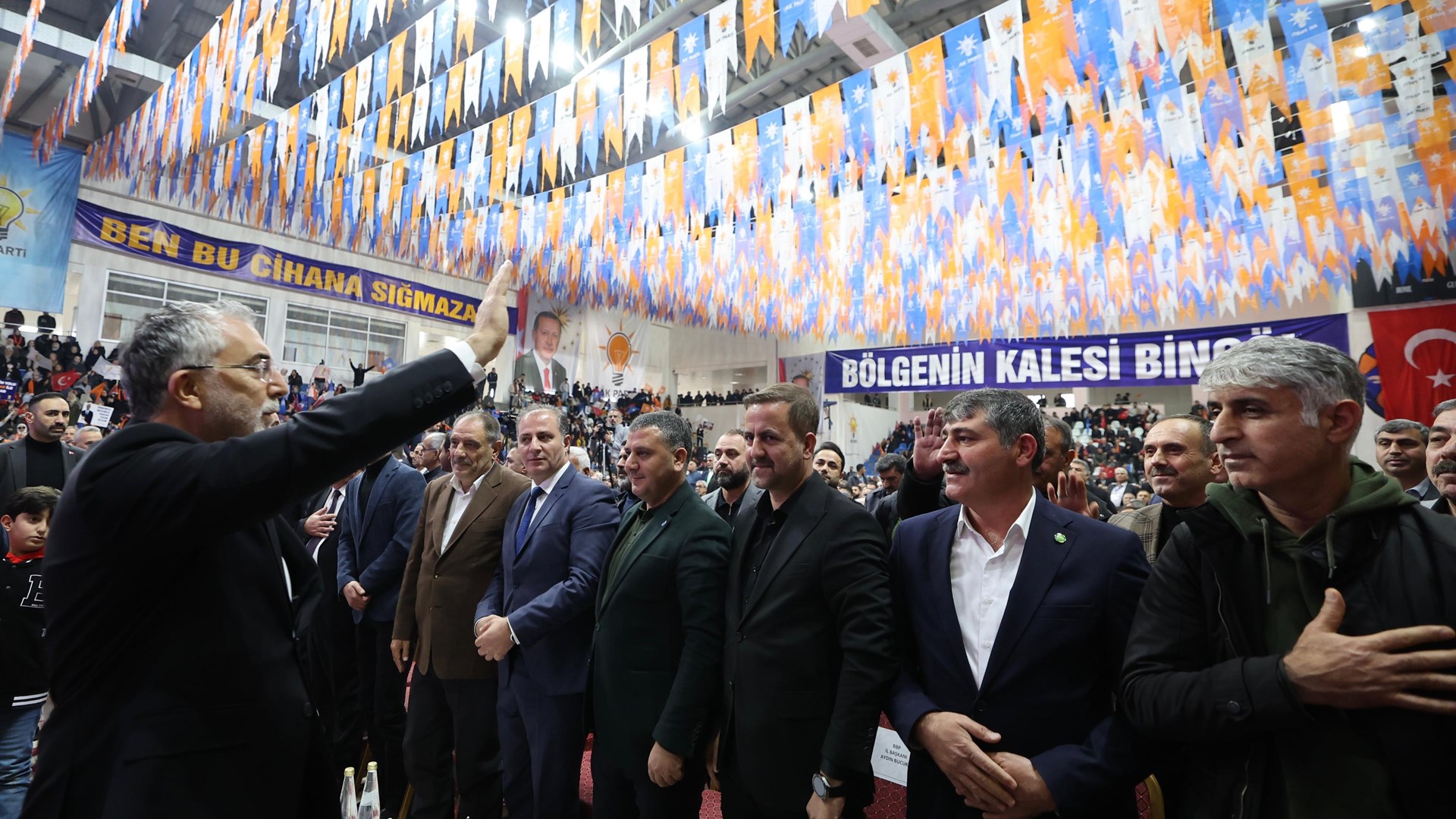 Bakan Işıkhan, Bingöl’de Ziyaretlerde Bulundu