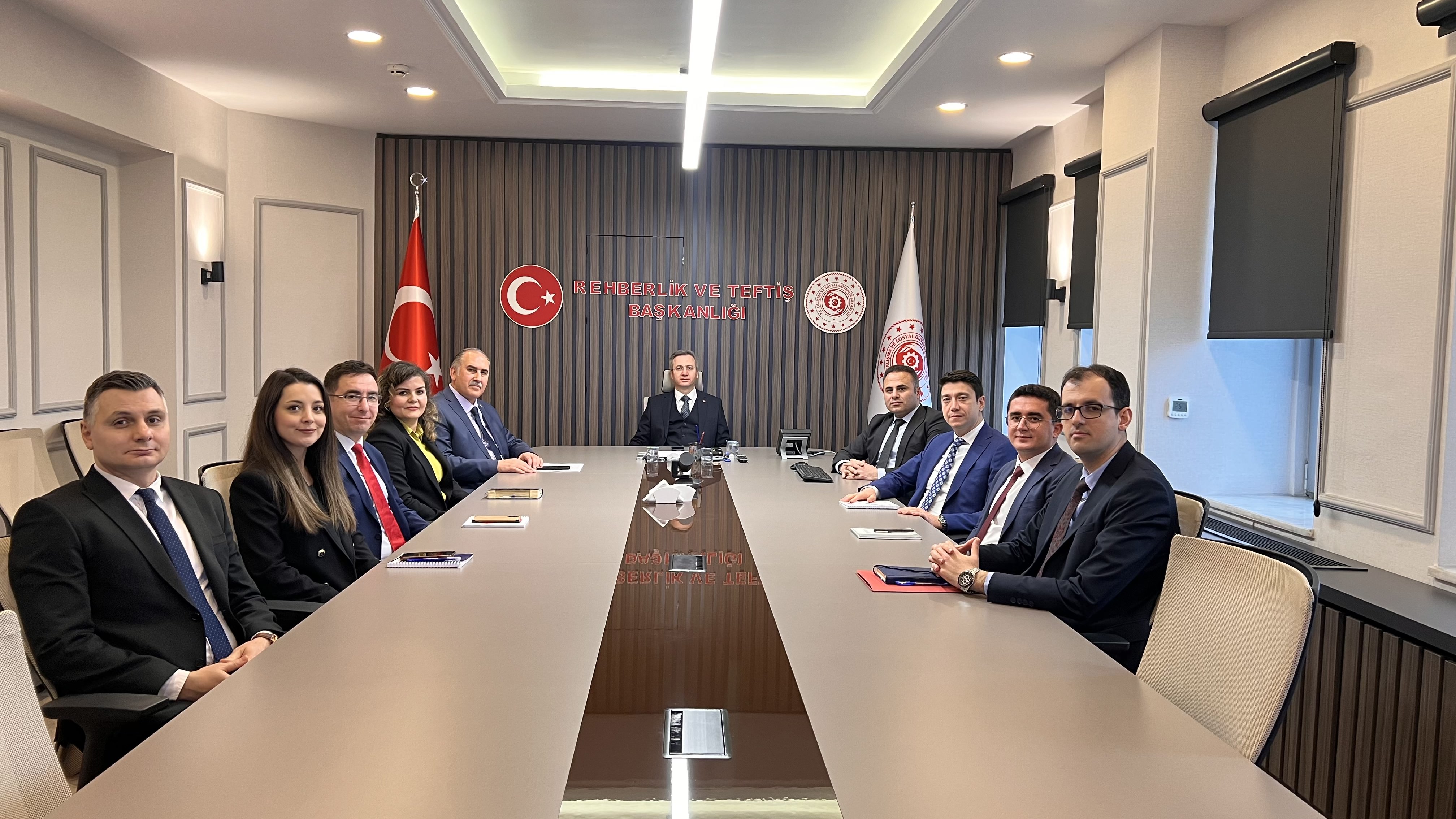 Rehberlik ve Teftiş Başkanlığı bünyesinde faaliyet gösteren çalışma grupları, 2024 yılı çalışmalarına ilişkin kapsamlı sunumlarını Başkanımız Bekir Aktürk’e gerçekleştirdi.