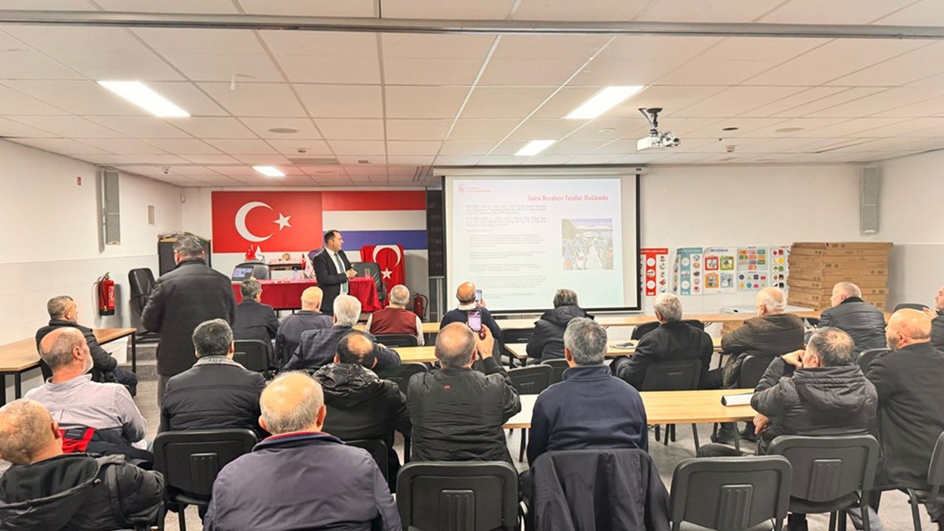 The personnel of our Labour and Social Security Attaché's Office in Deventer came together with our citizens in the HDV Rotterdam Mevlana Mosque.