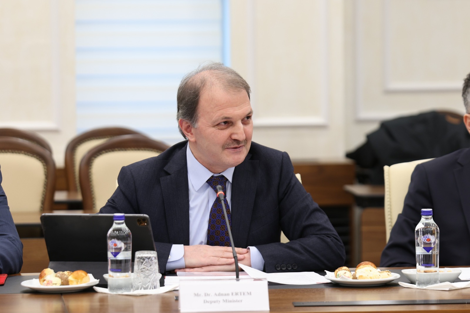 Deputy Minister Dr. Adnan ERTEM hosted the OECD delegation, led by Mr. Pierre Beynet, Head of the OECD Country Studies Division, at the Ministry to discuss evaluations regarding the draft of the 2024 Türkiye Review Report prepared by the OECD Economic and Development Review Committee (EDRC).