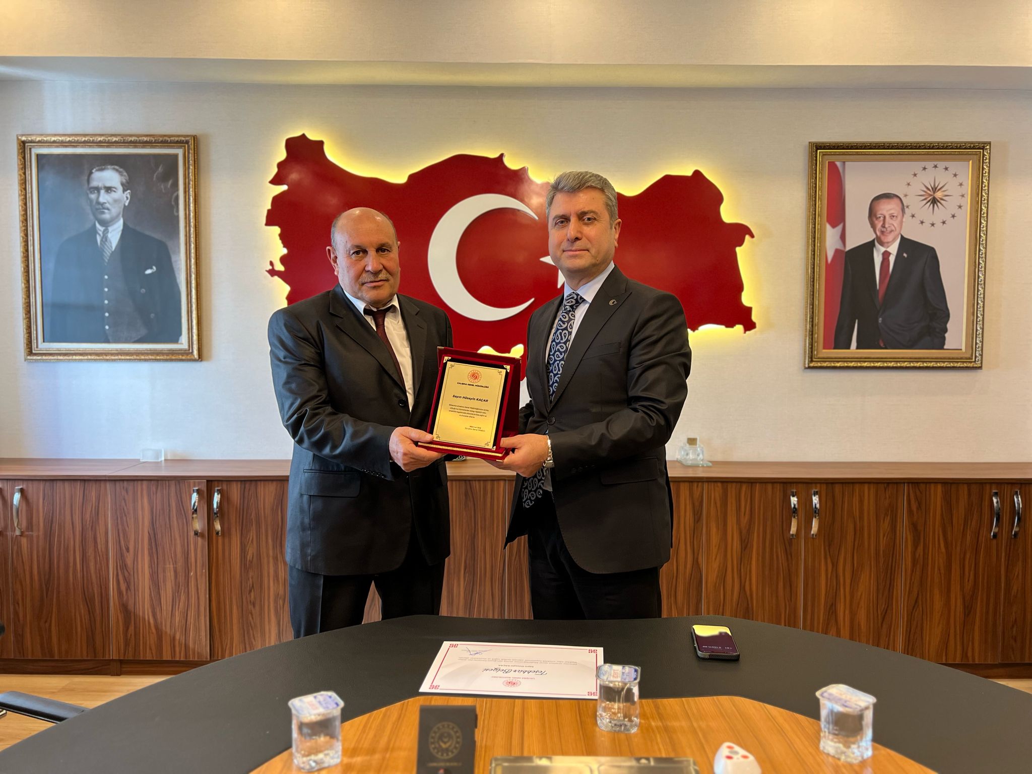 Genel Müdürlüğümüzde emekli olan personellere Teşekkür Plaketi verildi.