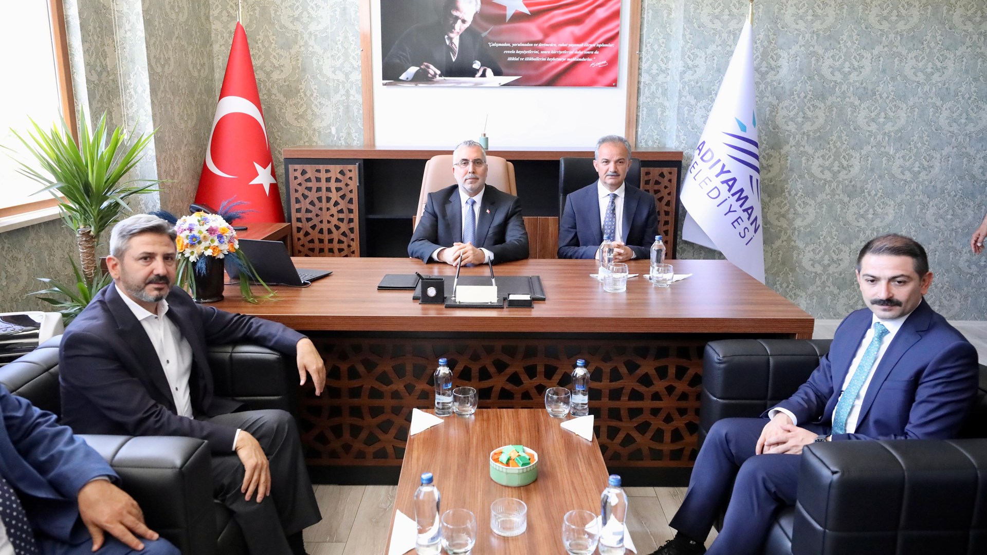 Çalışma ve Sosyal Güvenlik Bakanı Vedat Işıkhan, Adıyaman’da ziyaretler gerçekleştirdi.