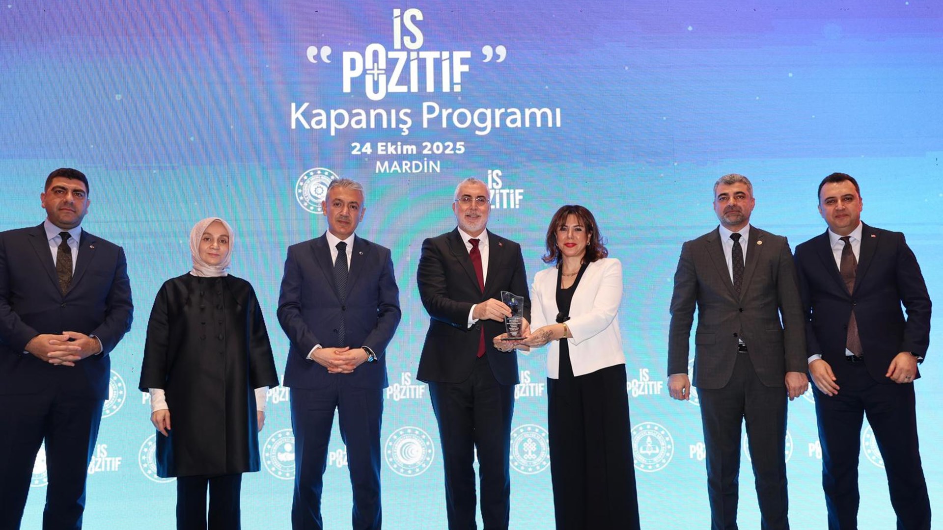 Bakan Işıkhan, Mardin’de Yüzyılın Kadın İstihdamı İş Pozitif Kapanış Programı’na Katıldı