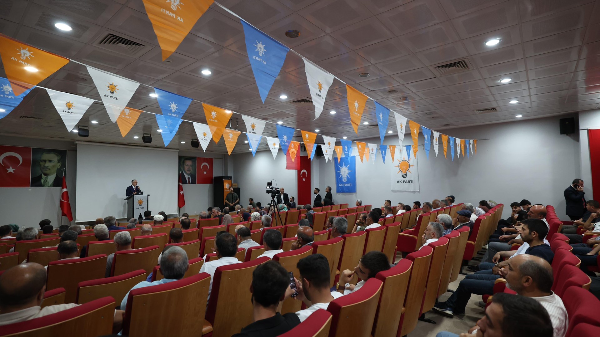 Bakan Işıkhan, Muş’ta Ziyaretlerde Bulundu