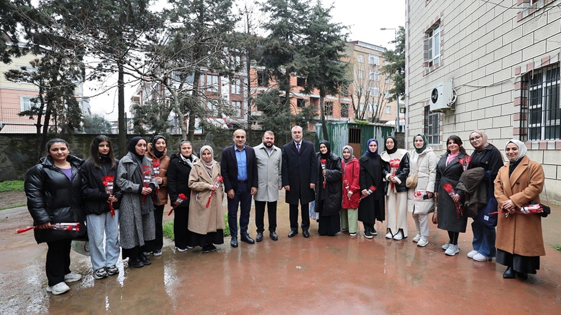 Bakan Işıkhan, İstanbul’da Ziyaretlerde Bulundu