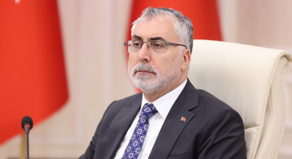 Çalışma ve Sosyal Güvenlik Bakanı Prof. Dr. Vedat Işıkhan, Çalışma ve Sosyal Güvenlik Bakanlığı Reşat Moralı Toplantı Salonu’nda düzenlenen tekstil, giyim ve deri sektörünün temsilcilerinin katıldığı “I. Sektör Buluşmaları Programı” na katıldı.