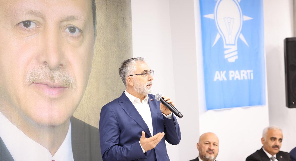 Çalışma ve Sosyal Güvenlik Bakanı Prof. Dr. Vedat Işıkhan, çeşitli temaslarda bulunmak ve programlara katılmak üzere Adıyaman’a gitti.